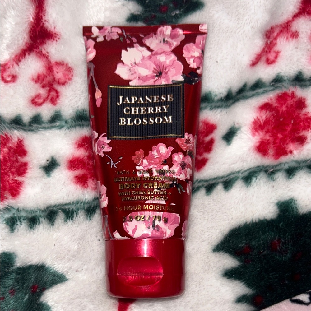 Bath & Body Works Japanese Cherry Blossom Body Cream - Floral Red